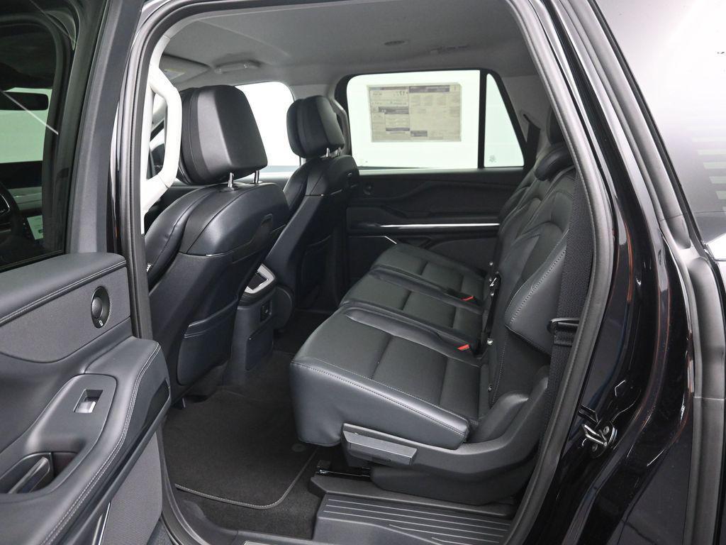 new 2026 Lincoln Navigator car, priced at $91,221