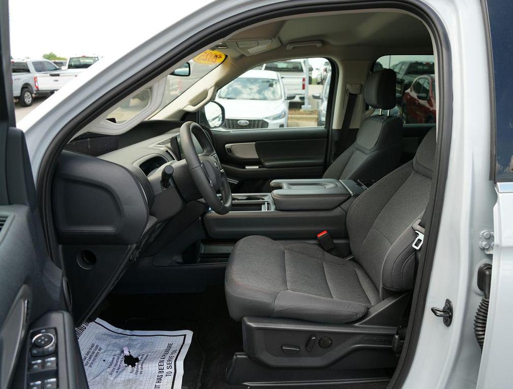 used 2025 Ford Expedition car, priced at $55,987