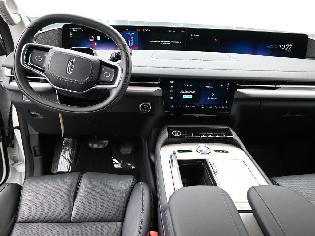 new 2025 Lincoln Navigator car, priced at $91,300