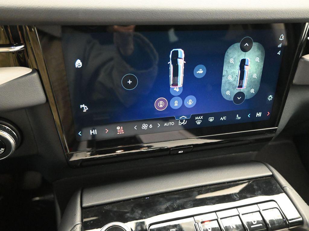 new 2025 Lincoln Navigator car, priced at $91,300
