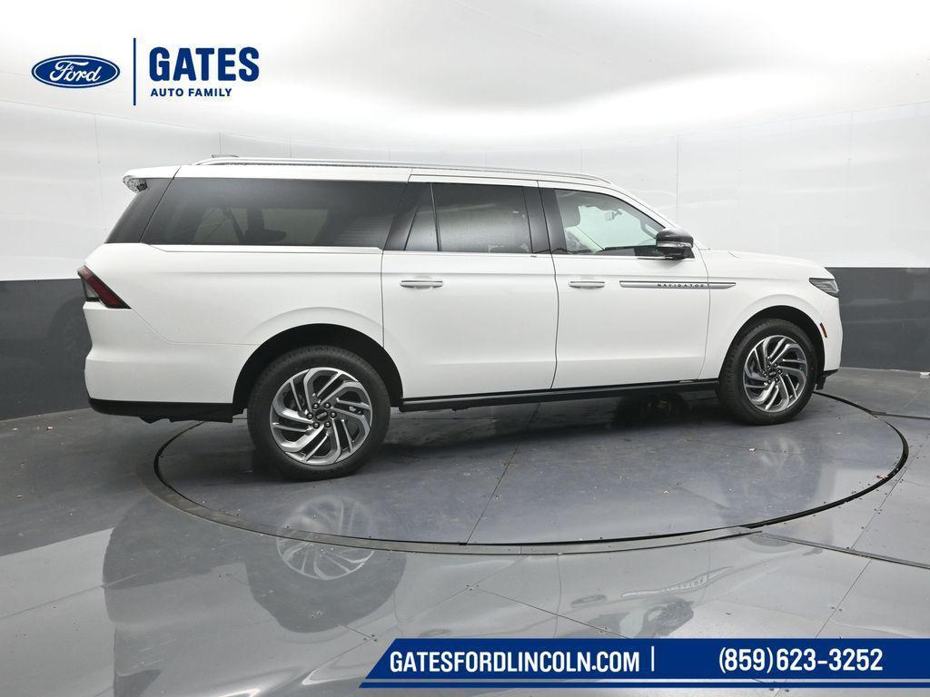 new 2025 Lincoln Navigator car, priced at $91,300
