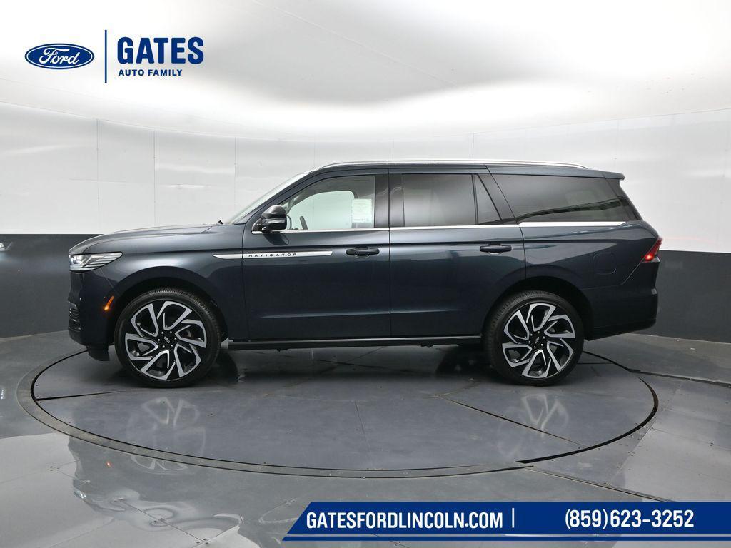 new 2026 Lincoln Navigator car, priced at $102,300