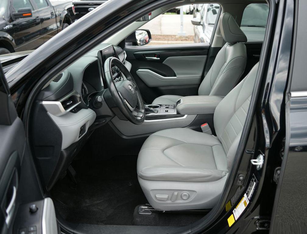 used 2024 Toyota Highlander car, priced at $39,361