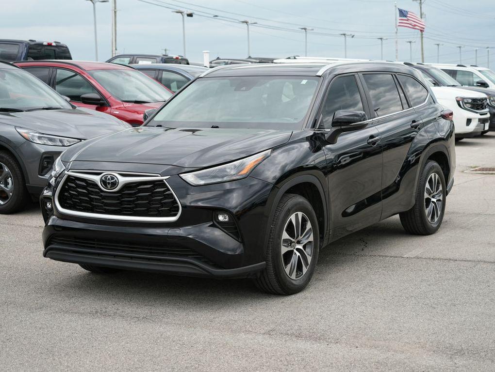 used 2024 Toyota Highlander car, priced at $39,361