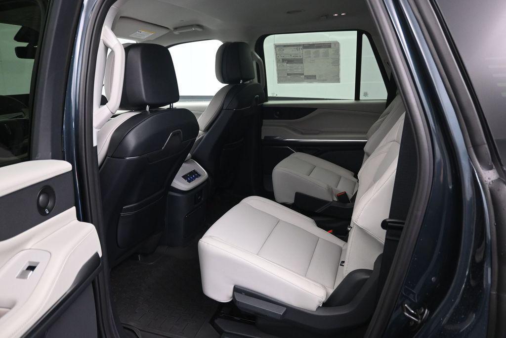 new 2026 Lincoln Navigator car, priced at $91,721