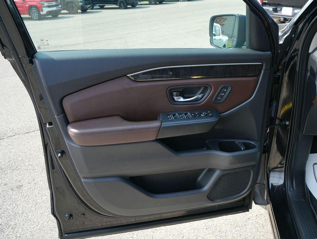 used 2023 Honda Pilot car, priced at $38,994