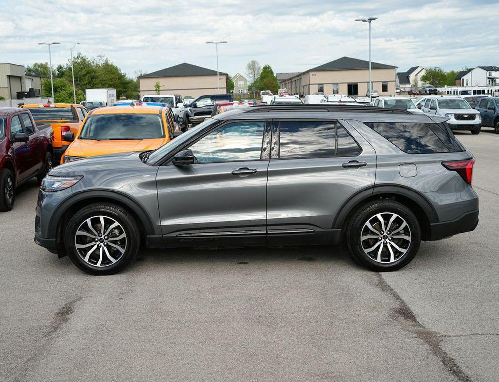 used 2025 Ford Explorer car, priced at $38,301