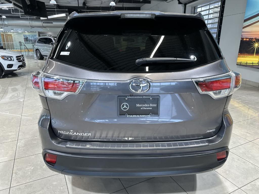 used 2016 Toyota Highlander car, priced at $13,979