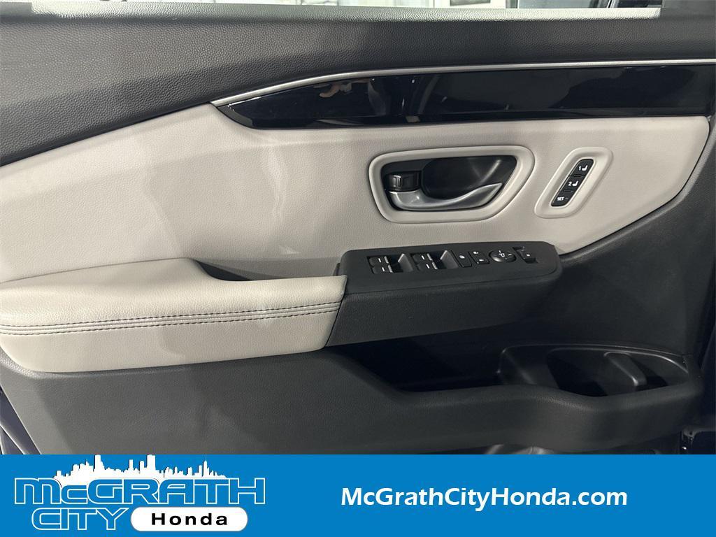 used 2025 Honda Pilot car, priced at $42,599