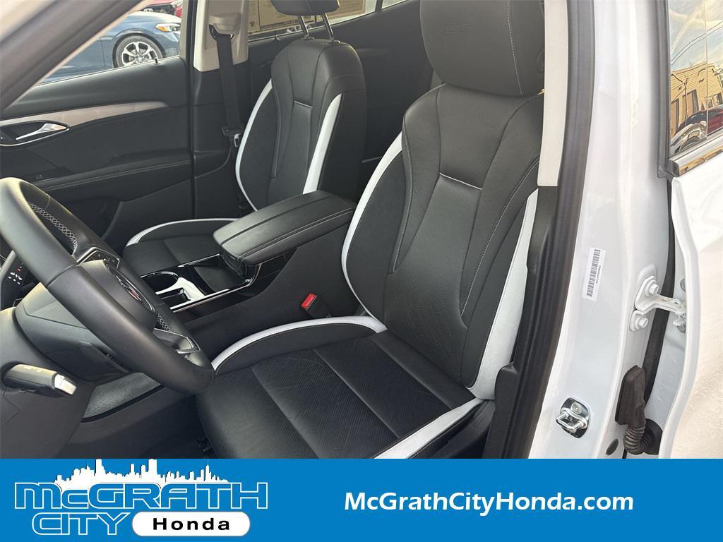 used 2025 Buick Envision car, priced at $31,948