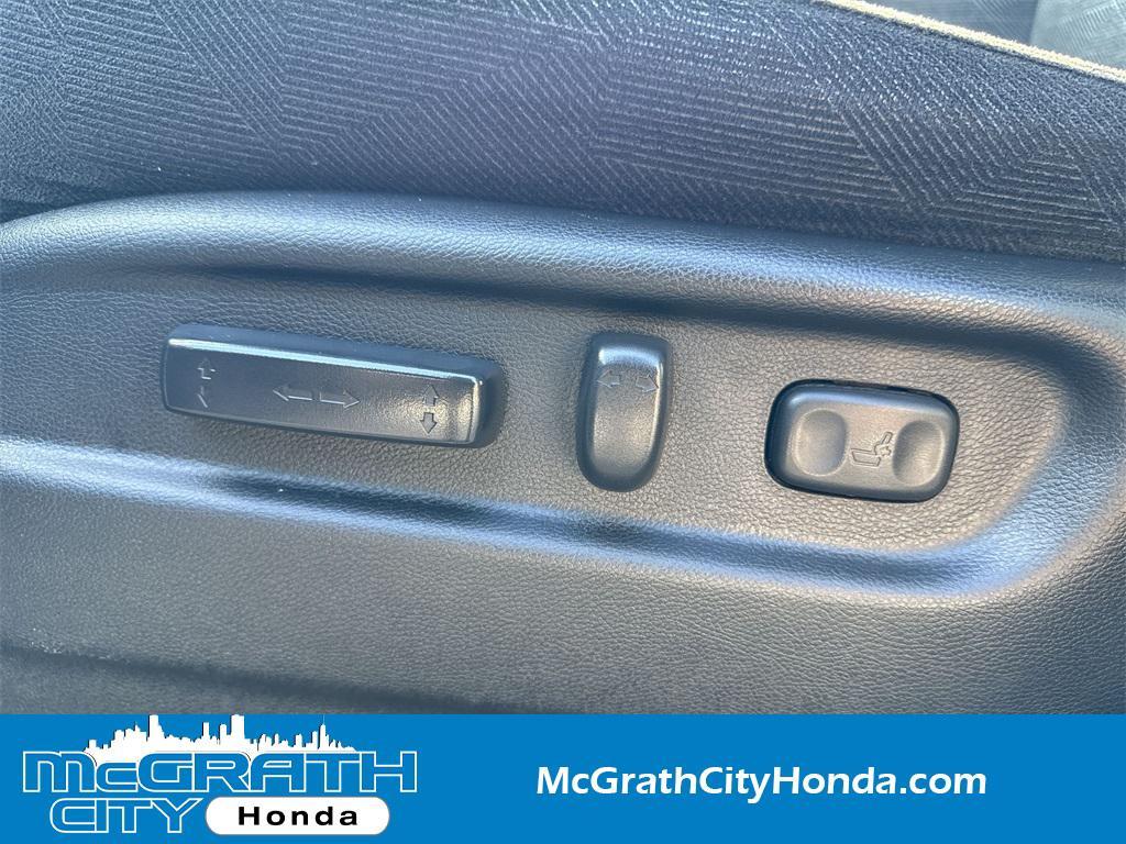 used 2022 Honda Pilot car, priced at $27,599