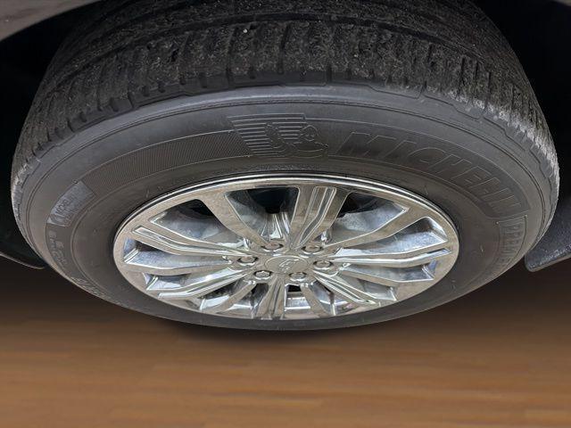 used 2017 Cadillac XT5 car, priced at $16,949