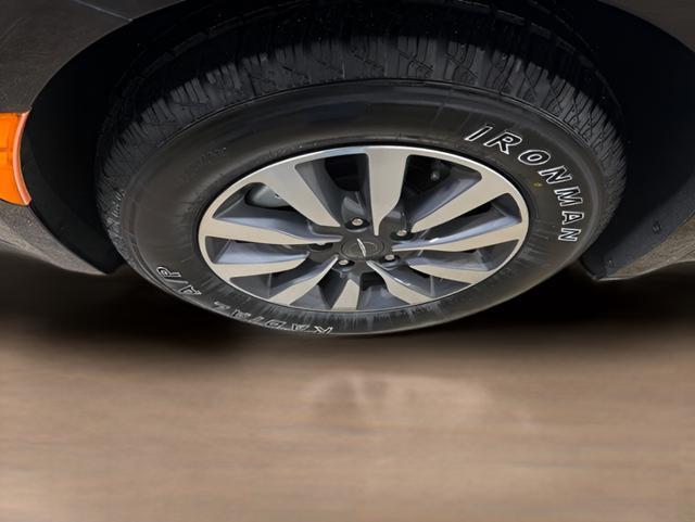 used 2024 Chrysler Pacifica Hybrid car, priced at $28,949