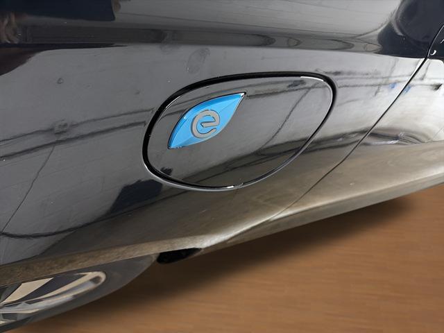 used 2024 Chrysler Pacifica Hybrid car, priced at $29,949