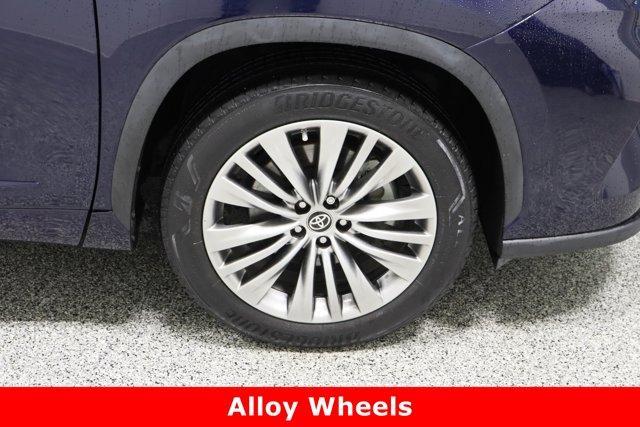used 2023 Toyota Highlander car, priced at $40,791
