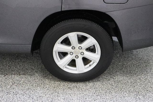 used 2008 Toyota Highlander car, priced at $15,995