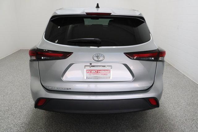used 2025 Toyota Highlander car, priced at $37,491
