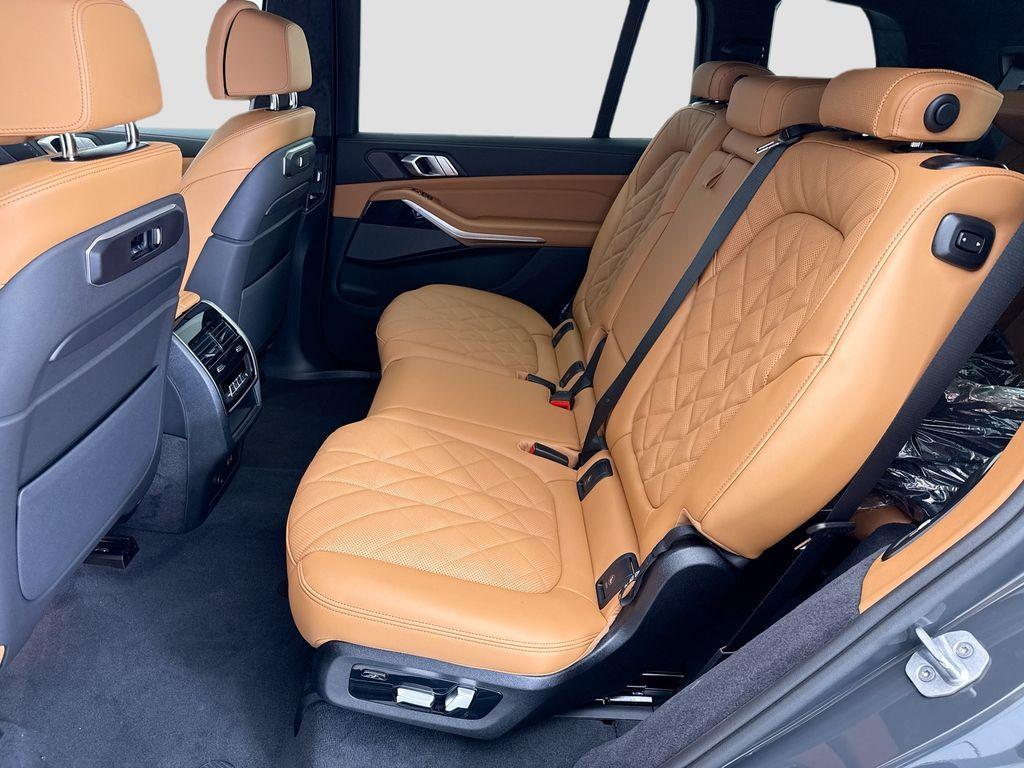 new 2027 BMW X7 car, priced at $100,162