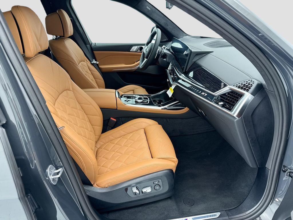 new 2027 BMW X7 car, priced at $100,162