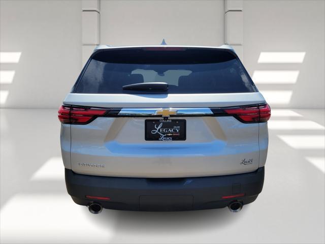 2022 Silver Ice Metallic Chevrolet Traverse