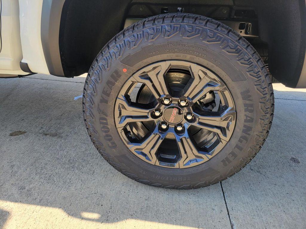 new 2025 GMC Canyon car, priced at $36,525