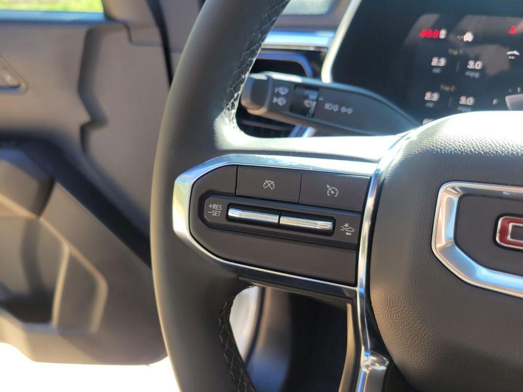 new 2025 GMC Canyon car, priced at $36,525