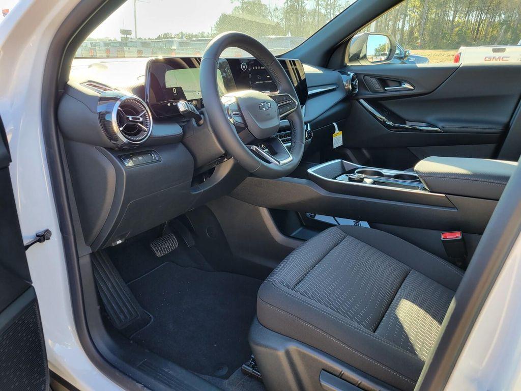 new 2026 Chevrolet Equinox car, priced at $29,040