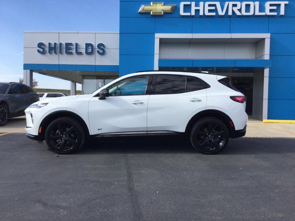 used 2024 Buick Envision car, priced at $30,595