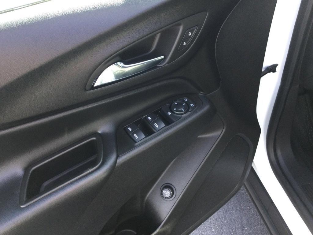 used 2024 Chevrolet Equinox car, priced at $22,995