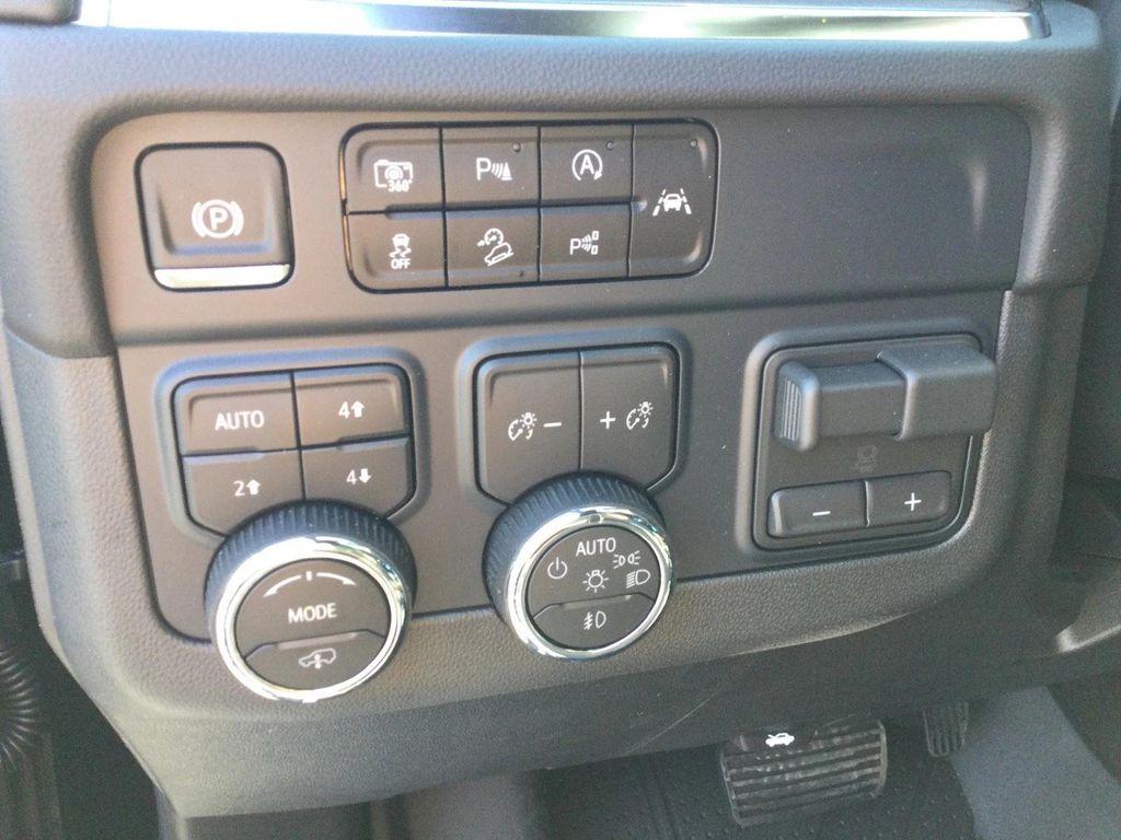 new 2025 Chevrolet Tahoe car, priced at $77,900