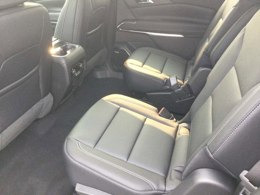 new 2025 Chevrolet Traverse car, priced at $45,300