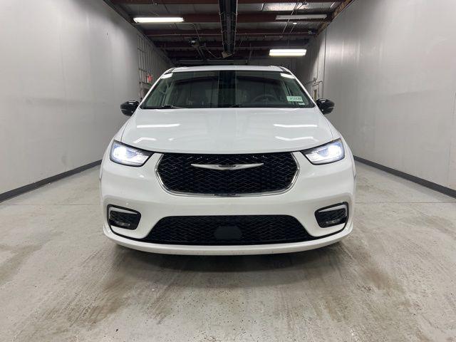 used 2024 Chrysler Pacifica car, priced at $27,390