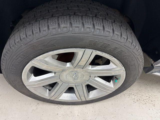 used 2020 Cadillac Escalade ESV car, priced at $37,449