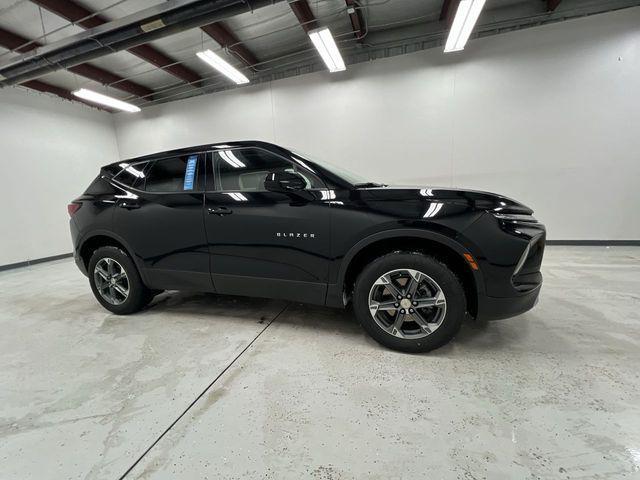 used 2025 Chevrolet Blazer car, priced at $27,892
