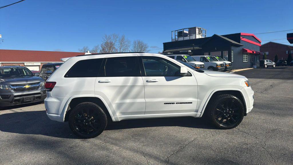 used 2020 Jeep Grand Cherokee car, priced at $17,990