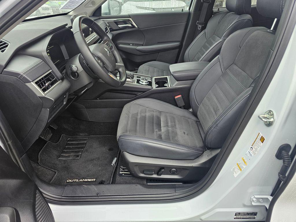 used 2024 Mitsubishi Outlander car, priced at $31,997