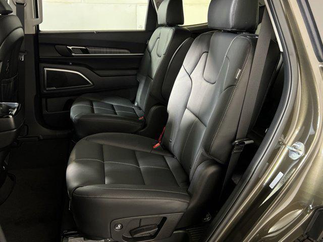 new 2025 Kia Telluride car, priced at $41,801