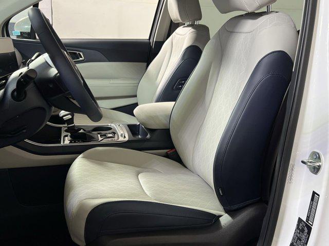 new 2026 Kia Carnival car, priced at $45,177