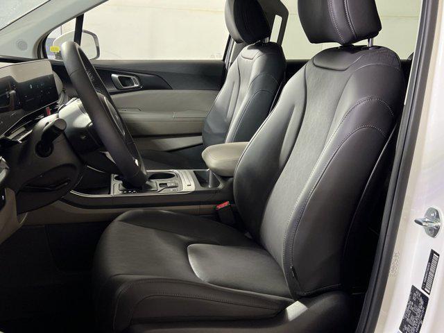 new 2026 Kia Carnival car, priced at $37,777