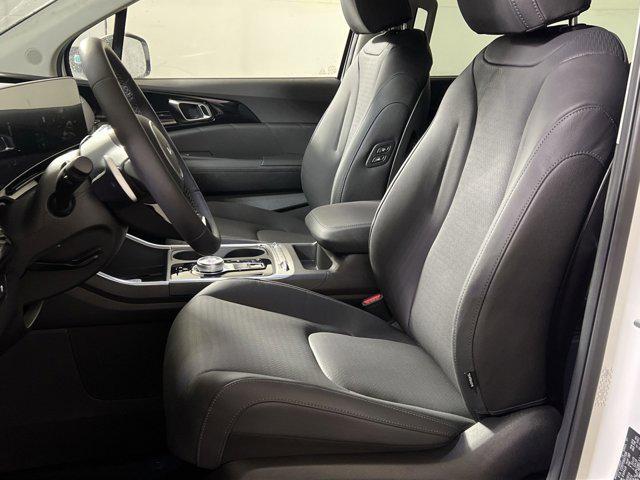 new 2026 Kia Carnival Hybrid car, priced at $53,071