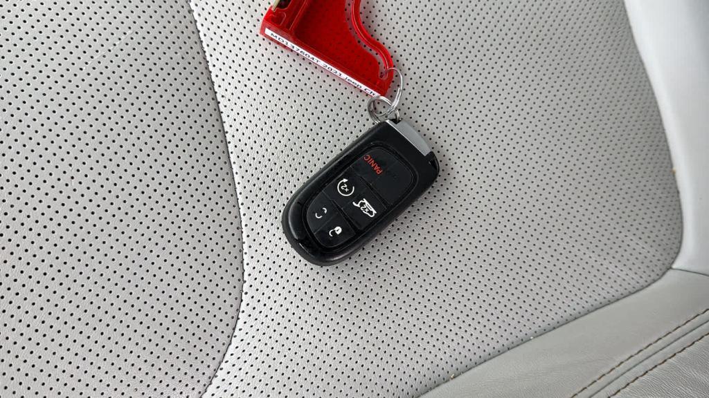 used 2021 Jeep Cherokee car, priced at $16,995