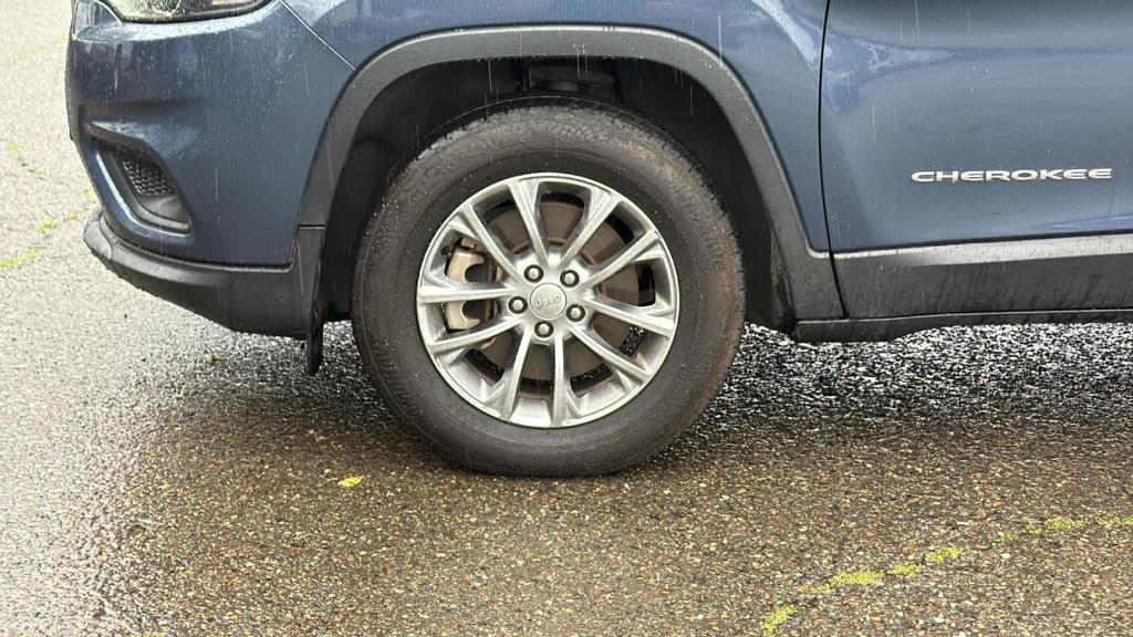 used 2021 Jeep Cherokee car, priced at $16,995