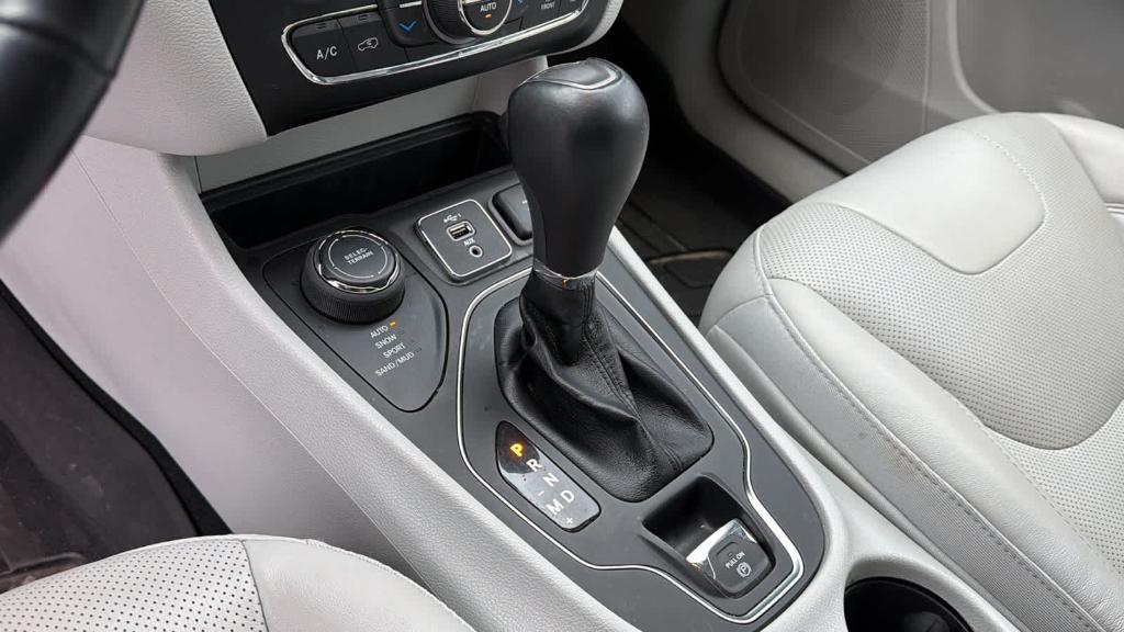 used 2021 Jeep Cherokee car, priced at $16,995