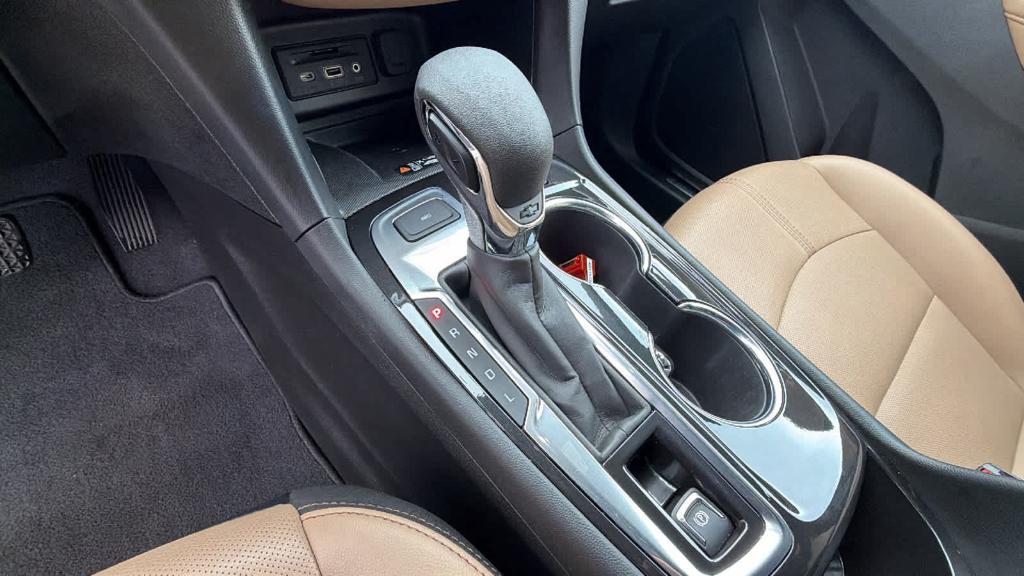 used 2022 Chevrolet Equinox car, priced at $24,990