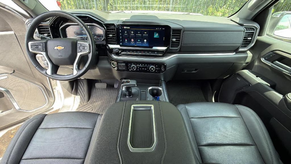 used 2022 Chevrolet Silverado 1500 car, priced at $43,995