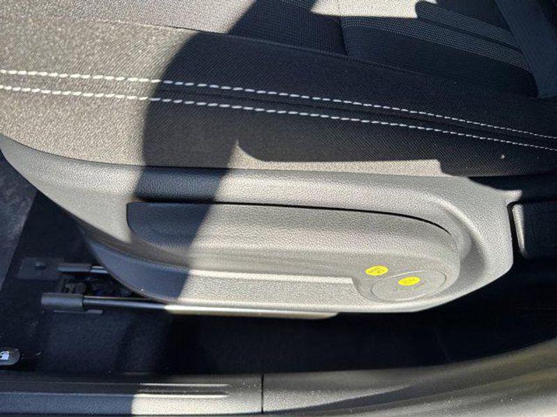 new 2025 Hyundai Venue car, priced at $22,507