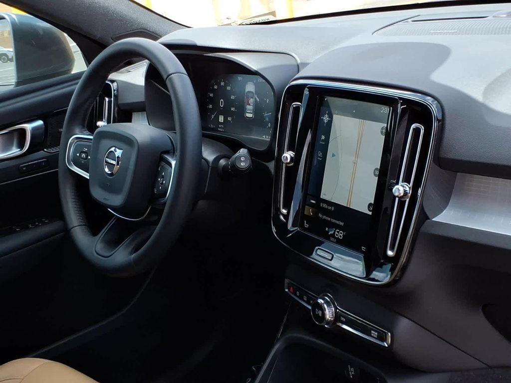used 2019 Volvo XC40 car, priced at $22,700
