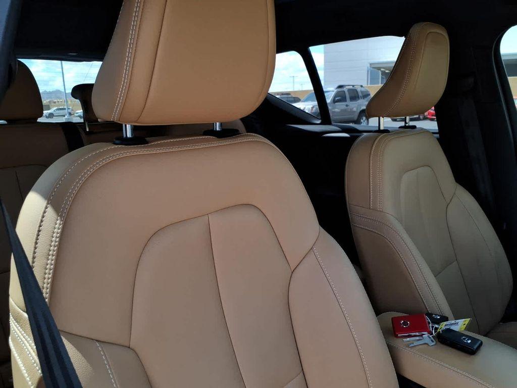 used 2019 Volvo XC40 car, priced at $22,700