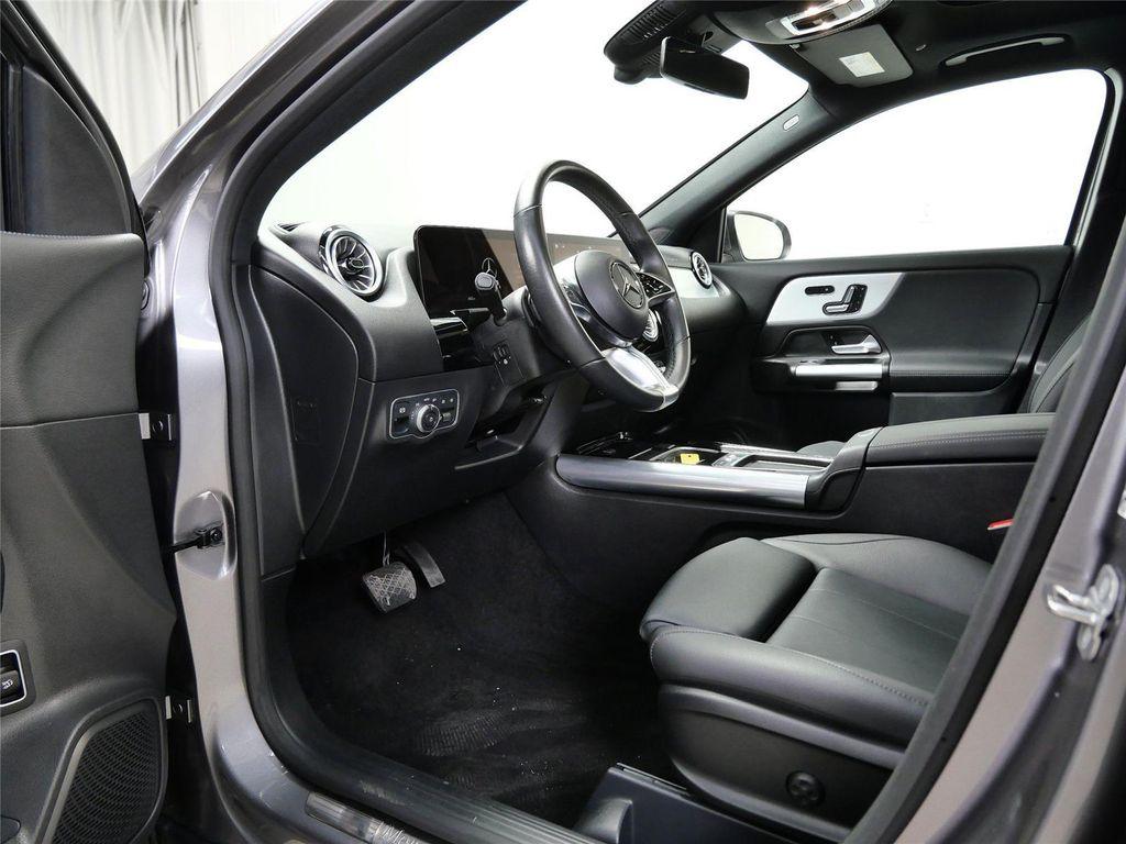 used 2025 Mercedes-Benz GLA 250 car, priced at $38,524