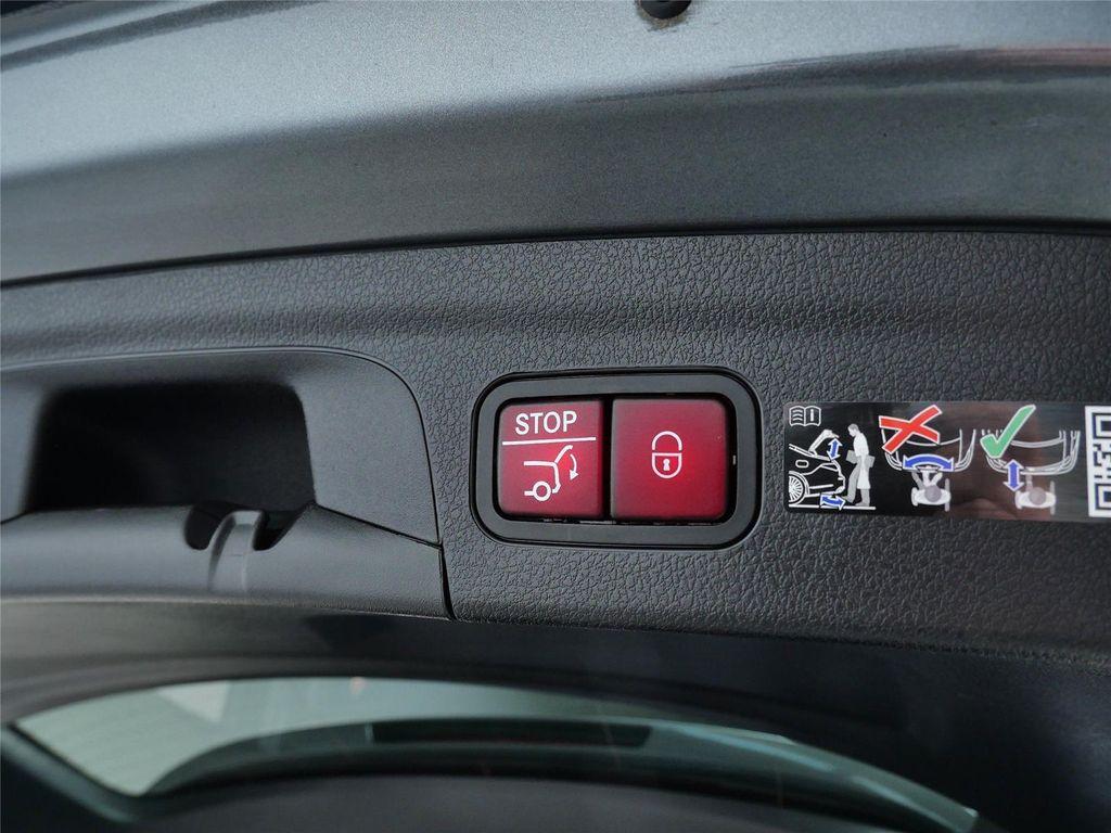 used 2025 Mercedes-Benz GLE 350 car, priced at $64,999